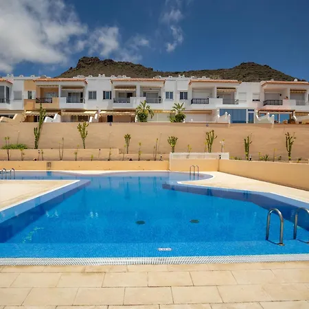 Family With Pool And Sea View By Lovetenerife אדחה