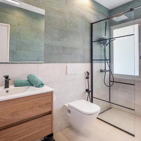 Family With Pool And Sea View By Lovetenerife בית נופש