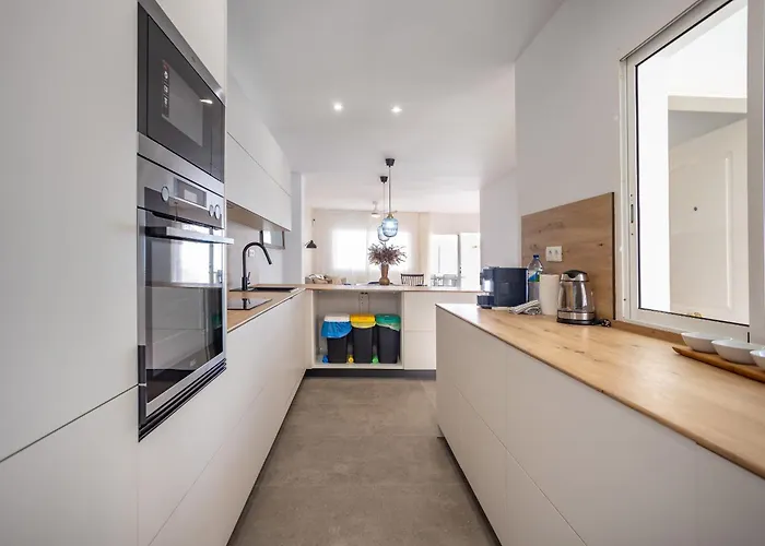 Family With Pool And Sea View By Lovetenerife Сasa de vacaciones *